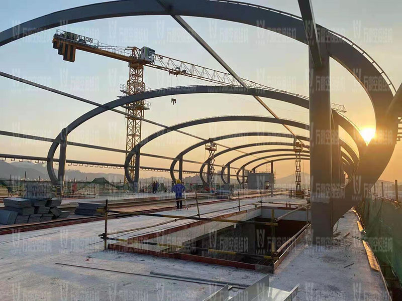 清遠磁懸浮項目蓮湖車站鋼-膜結構工程鋼結構接近尾聲