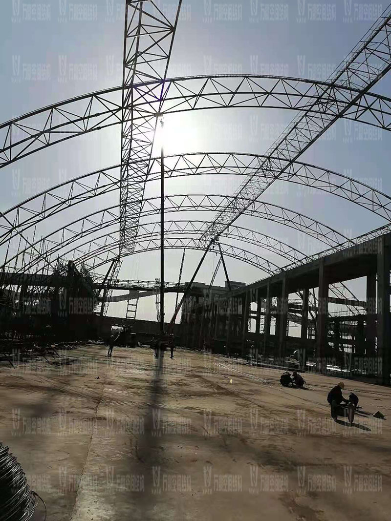 內(nèi)蒙能源長城五礦選煤廠鋼骨架膜棚建設(shè)項目進(jìn)入膜結(jié)構(gòu)安裝階段 內(nèi)蒙能源長城五礦選煤廠鋼骨架膜棚建設(shè)項目進(jìn)入膜結(jié)構(gòu)安裝階段