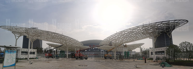 滬通鐵路張家港站地方配套工程站前西側旅客集散區蝴蝶造型天幕工程鋼結構接近尾聲 滬通鐵路張家港站地方配套工程站前西側旅客集散區蝴蝶造型天幕工程鋼結構接近尾聲