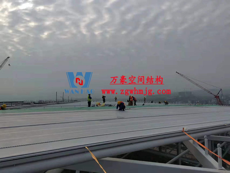 重慶龍興足球場ETFE屋面膜結構工程屋面鋼結構完成,膜結構安裝中 重慶龍興足球場ETFE屋面膜結構工程屋面鋼結構完成,膜結構安裝中