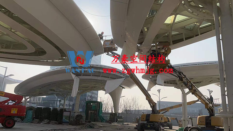 張家港高鐵站前復雜結構“蝴蝶再現”即將圓滿竣工 張家港高鐵站前復雜結構“蝴蝶再現”即將圓滿竣工