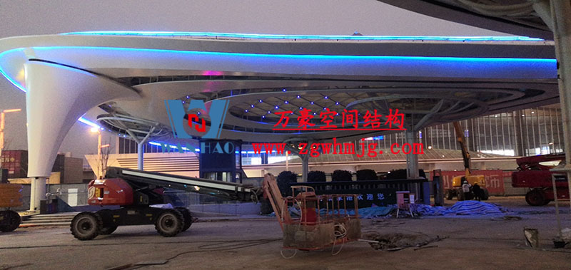 張家港高鐵站前復雜結構“蝴蝶再現”即將圓滿竣工 張家港高鐵站前復雜結構“蝴蝶再現”即將圓滿竣工