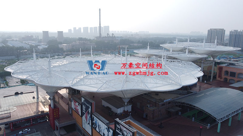 萬達廣場·歡樂小鎮精心打造歡樂小鎮屋頂文化公園