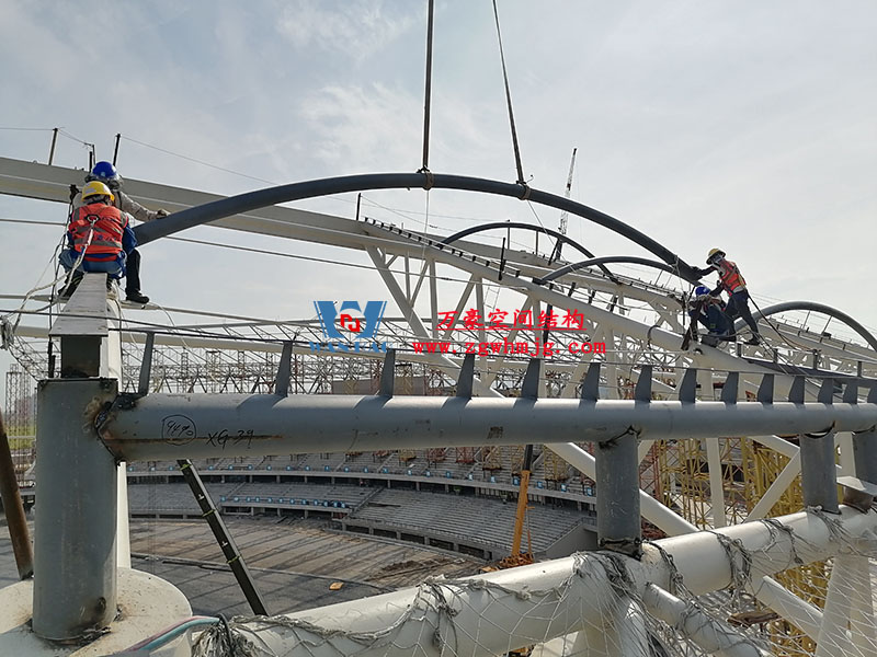 襄陽奧體中心膜結(jié)構(gòu)工程火熱施工中 襄陽奧體中心膜結(jié)構(gòu)工程火熱施工中