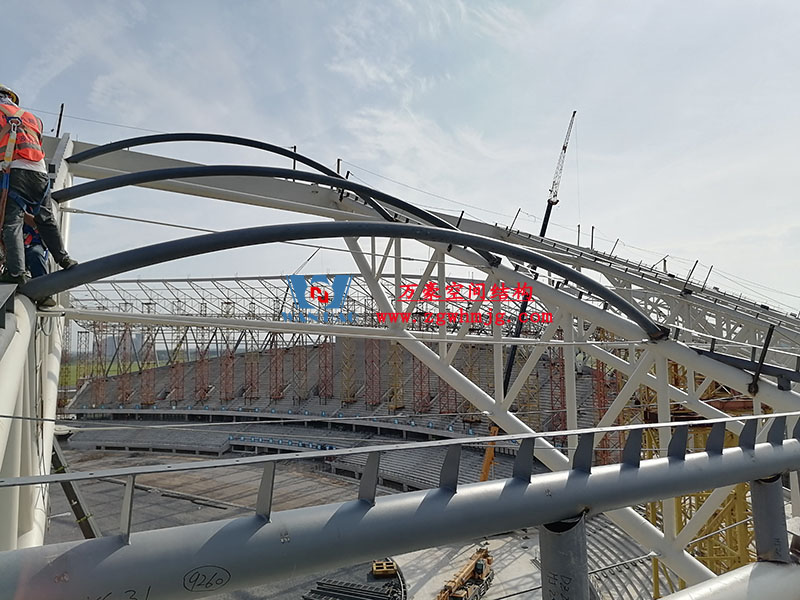 襄陽奧體中心膜結(jié)構(gòu)工程火熱施工中 襄陽奧體中心膜結(jié)構(gòu)工程火熱施工中