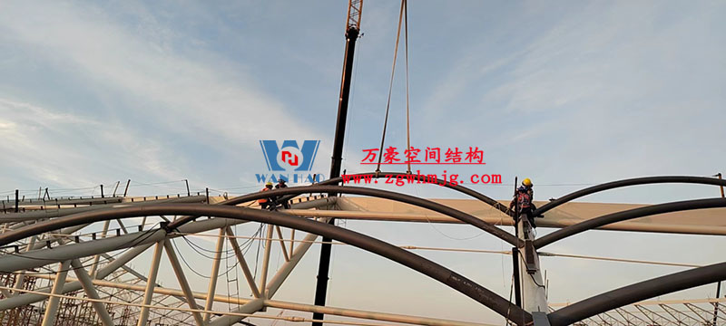 襄陽奧體中心膜結(jié)構(gòu)工程火熱施工中 襄陽奧體中心膜結(jié)構(gòu)工程火熱施工中