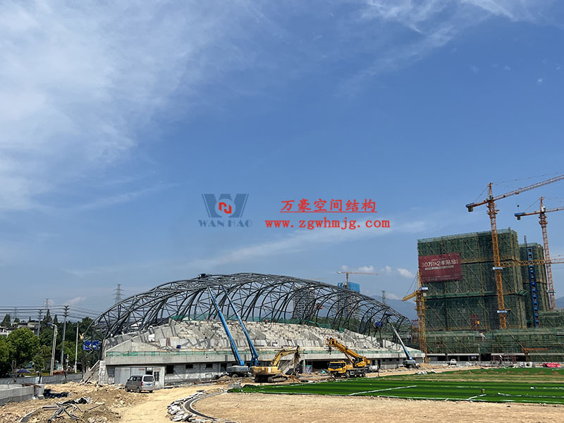 龍泉市體育場鋼膜結構工程鋼結構接近尾聲 龍泉市體育場鋼膜結構工程鋼結構接近尾聲