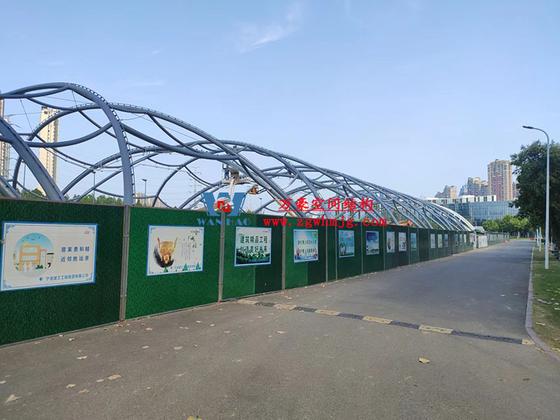 寧波諾丁漢大學(xué)室外運動場地改擴(kuò)建項目膜結(jié)構(gòu)工程鋼結(jié)構(gòu)已完成 寧波諾丁漢大學(xué)室外運動場地改擴(kuò)建項目膜結(jié)構(gòu)工程鋼結(jié)構(gòu)已完成