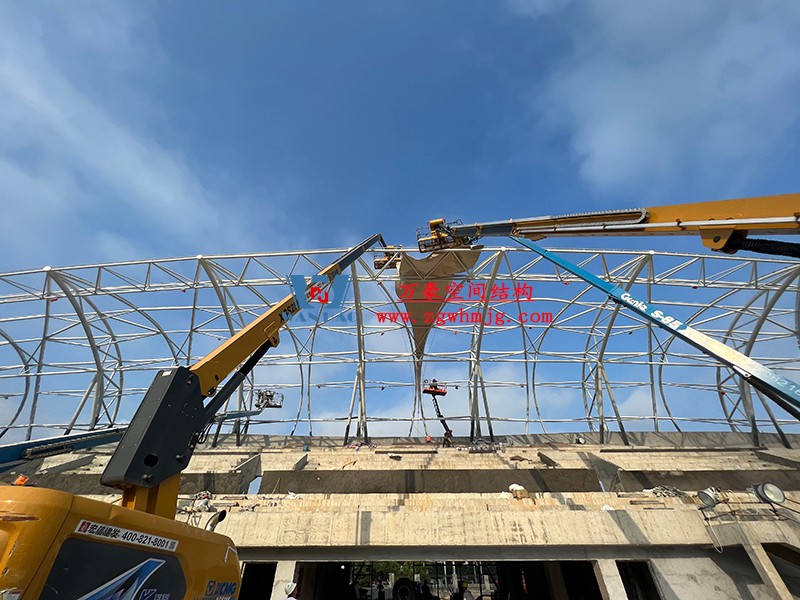 龍泉市體育場鋼膜結構工程膜結構安裝中 龍泉市體育場鋼膜結構工程膜結構安裝中