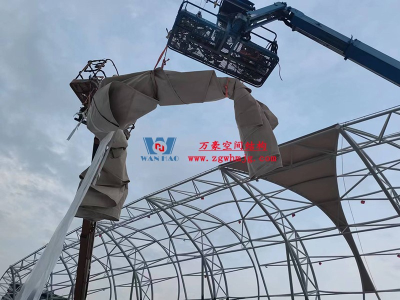龍泉市體育場鋼膜結構工程膜結構安裝中 龍泉市體育場鋼膜結構工程膜結構安裝中