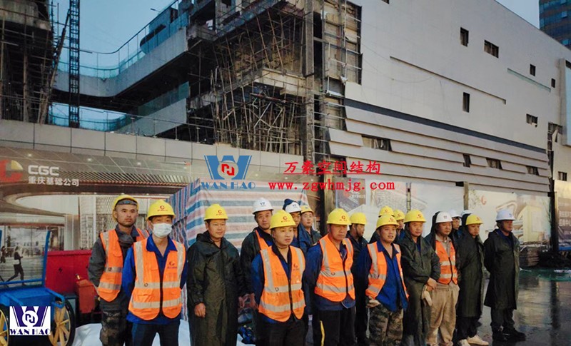 明宇廣場6號(hào)地塊商業(yè)(萬達(dá)廣場)改造項(xiàng)目鋼膜結(jié)構(gòu)ETFE蓋頂天幕工程開始施工 明宇廣場6號(hào)地塊商業(yè)(萬達(dá)廣場)改造項(xiàng)目鋼膜結(jié)構(gòu)ETFE蓋頂天幕工程開始施工