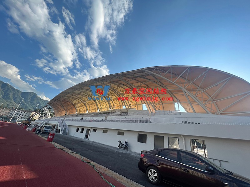 龍泉市體育場鋼膜結構工程接近尾聲 龍泉市體育場鋼膜結構工程接近尾聲