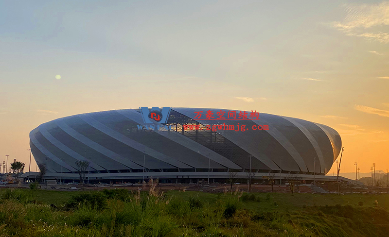 祝賀“我司重慶龍興足球場屋面及立面ETFE膜結構工程榮獲定制錦旗和表揚信” 祝賀“我司重慶龍興足球場屋面及立面ETFE膜結構工程榮獲定制錦旗和表揚信”