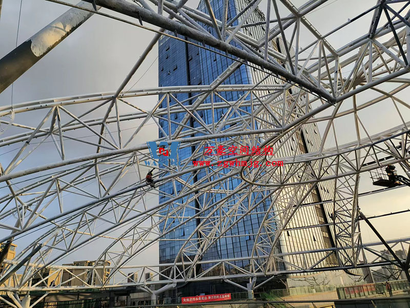 明宇廣場(chǎng)6號(hào)地塊商業(yè)（萬達(dá)廣場(chǎng)）改造項(xiàng)目鋼膜結(jié)構(gòu)ETFE蓋頂天幕工程火熱施工中