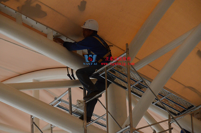 浙江真愛毯業科技有限公司廠房三屋面膜結構工程完工大吉! 浙江真愛毯業科技有限公司廠房三屋面膜結構工程完工大吉!