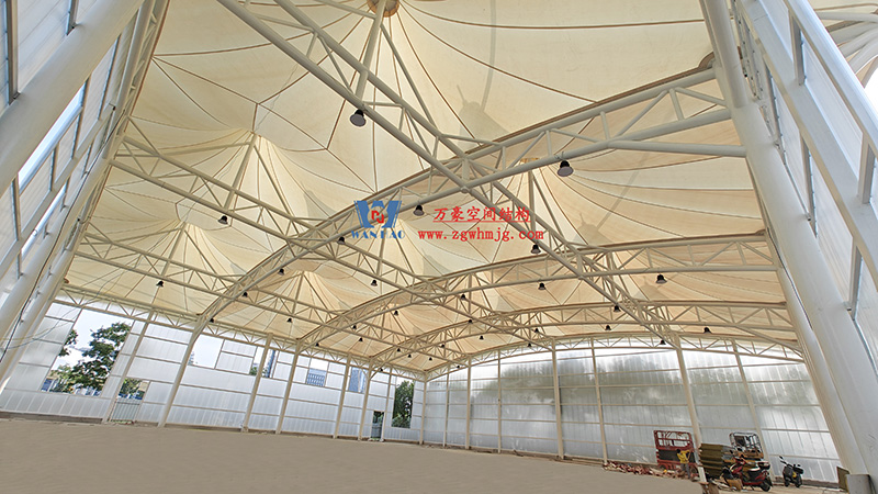 溫州惠民路西側(cè)綠地球場鋼膜結(jié)構(gòu)工程完工 溫州惠民路西側(cè)綠地球場鋼膜結(jié)構(gòu)工程完工