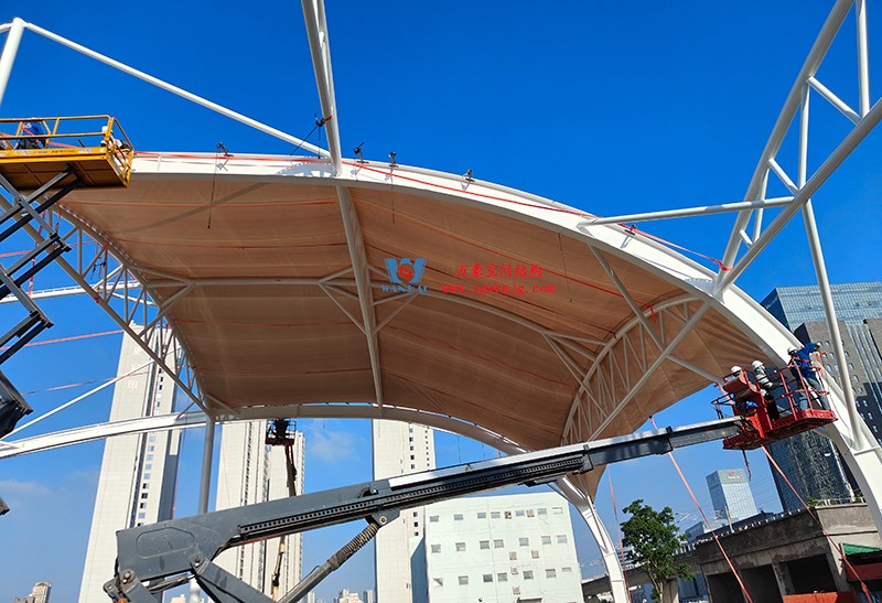 溫州惠民路西側(cè)綠地球場鋼膜結(jié)構(gòu)工程完工 溫州惠民路西側(cè)綠地球場鋼膜結(jié)構(gòu)工程完工
