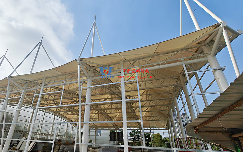 溫州惠民路西側(cè)綠地球場鋼膜結(jié)構(gòu)工程完工 溫州惠民路西側(cè)綠地球場鋼膜結(jié)構(gòu)工程完工