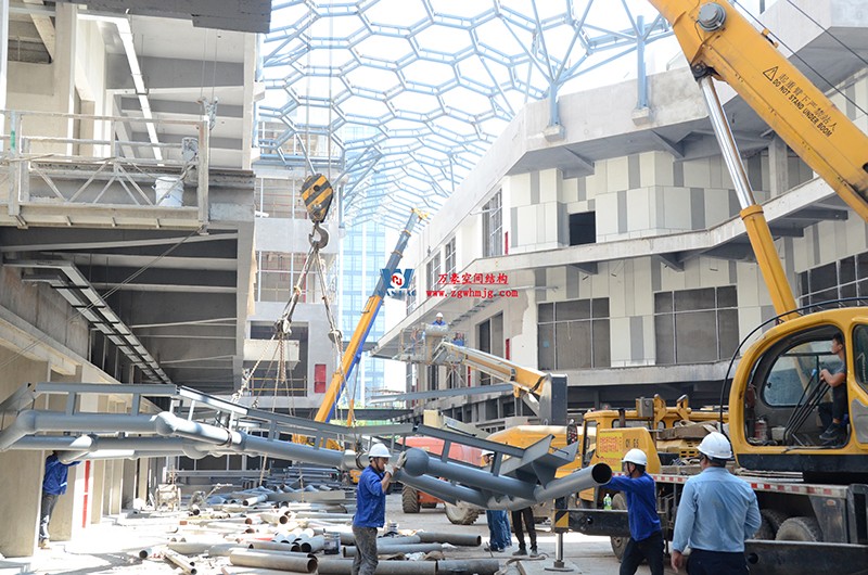 嘉興長安里ETFE氣枕鋼膜結(jié)構(gòu)頂棚工程現(xiàn)場學習觀摩會