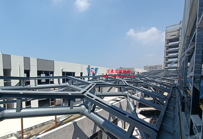 嘉興長安里ETFE氣枕鋼膜結(jié)構(gòu)頂棚工程現(xiàn)場學習觀摩會