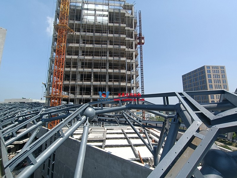 嘉興長安里ETFE氣枕鋼膜結(jié)構(gòu)頂棚工程現(xiàn)場學習觀摩會