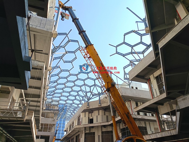 嘉興長安里ETFE氣枕鋼膜結(jié)構(gòu)頂棚工程現(xiàn)場學習觀摩會