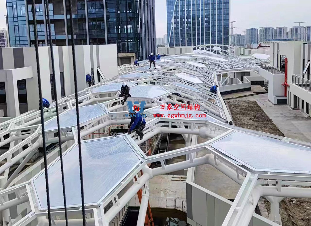 賦含夢幻色彩的商業街膜結構天幕,即將閃亮登場! 賦含夢幻色彩的商業街膜結構天幕,即將閃亮登場!