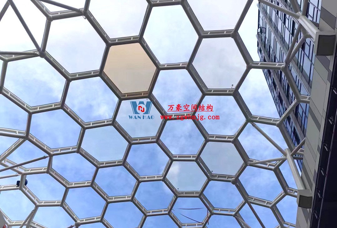 賦含夢幻色彩的商業街膜結構天幕,即將閃亮登場! 賦含夢幻色彩的商業街膜結構天幕,即將閃亮登場!