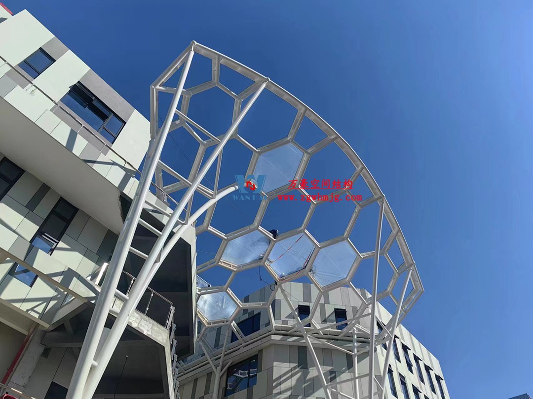 賦含夢幻色彩的商業街膜結構天幕,即將閃亮登場! 賦含夢幻色彩的商業街膜結構天幕,即將閃亮登場!