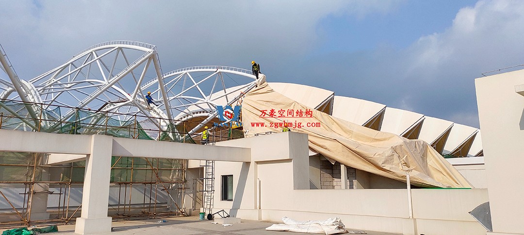 施工加速，這個PTFE膜結構天幕即將完工！