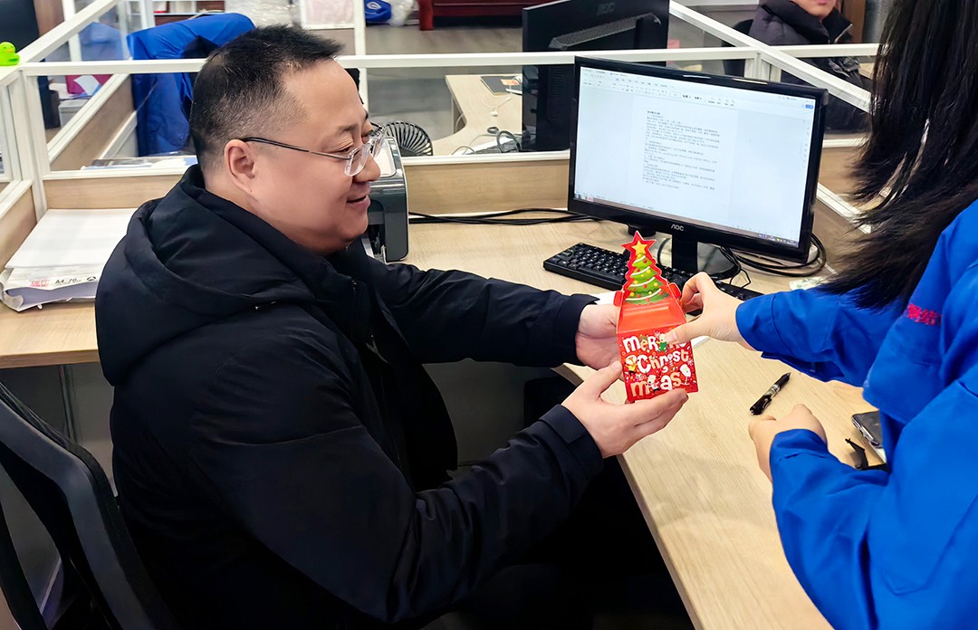 關愛員工,愛在萬豪|暖心平安夜,傳遞“蘋”安幸福 關愛員工,愛在萬豪|暖心平安夜,傳遞“蘋”安幸福