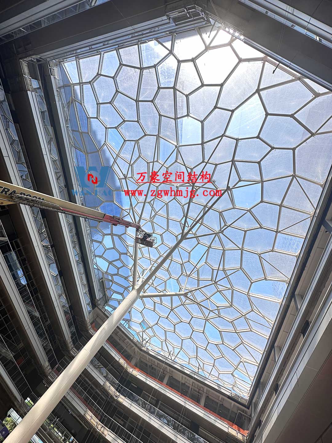 安吉縣昌碩小區(qū)地塊房產(chǎn)開發(fā)項目鋼結構天幕工程