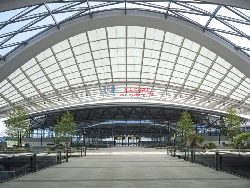 中原會展二期竣工！浙江萬豪集團助力打造城市巨型天幕