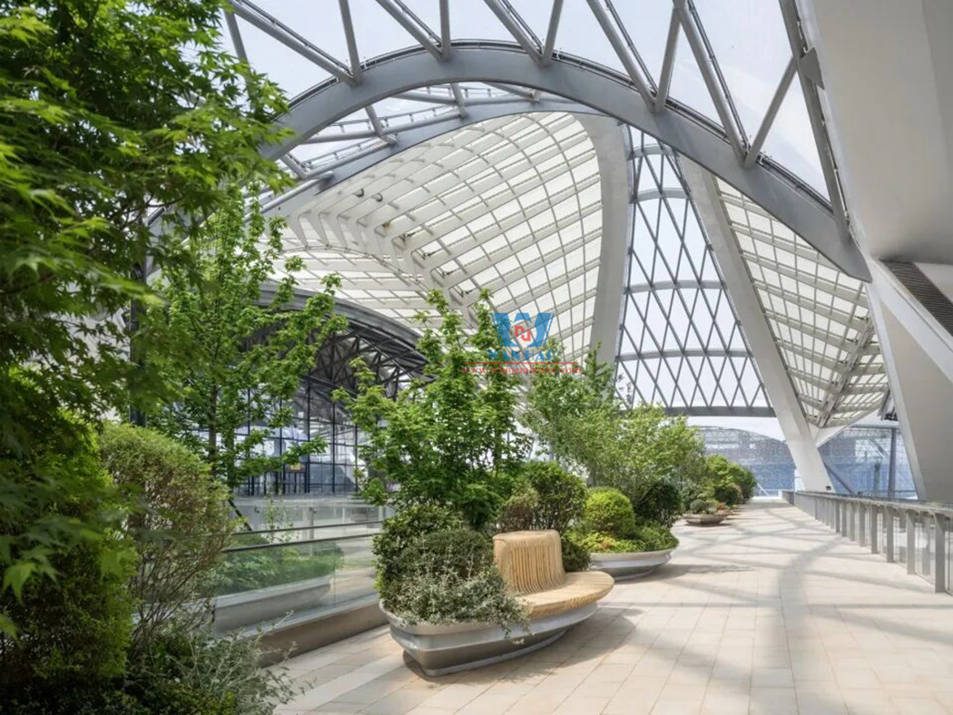 中原會展二期竣工！浙江萬豪集團助力打造城市巨型天幕
